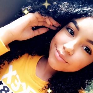 Meet your Posher, Nakeya